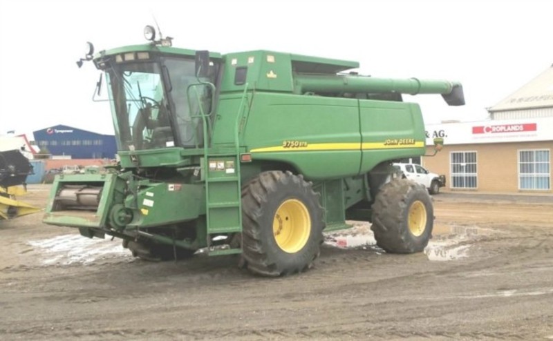 2000 JOHN DEERE 9750 STS 9750 STS HarvesterHeader