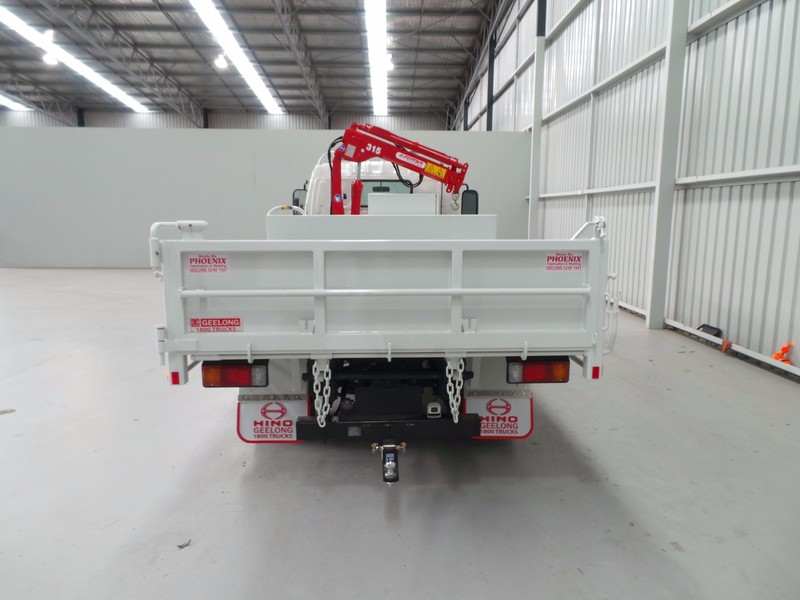 2016 HINO 616 - 300 Series 616 - 300 Series Truck