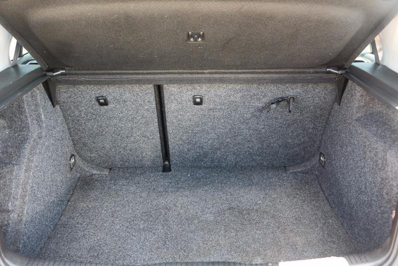 2001 VOLKSWAGEN GOLF 4th Gen GL Hatchback 5dr Auto 4sp 1.6i