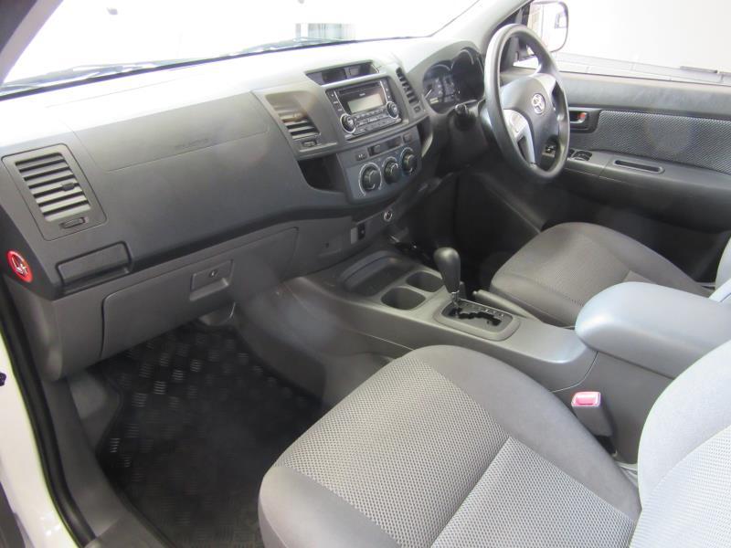 2011 TOYOTA HILUX SR GGN15R MY12