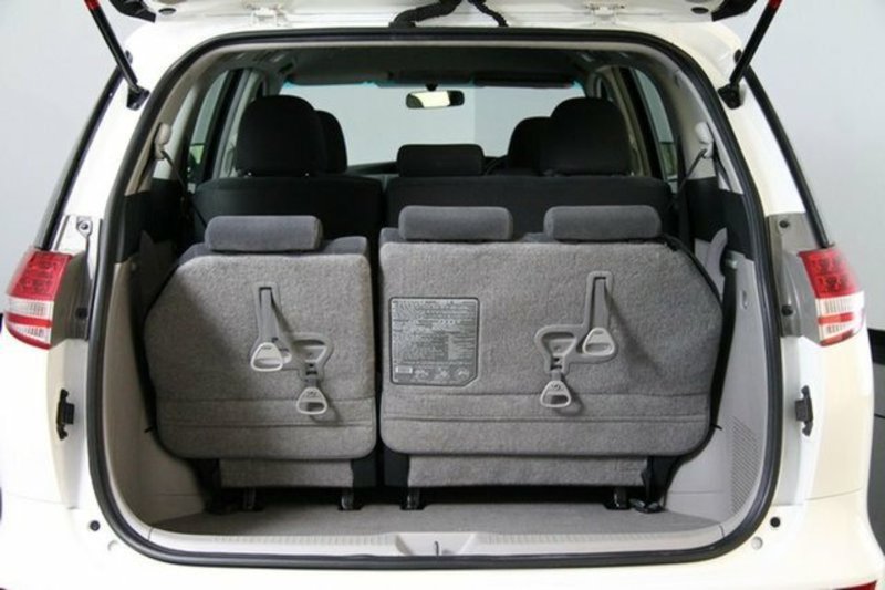 2006 TOYOTA TARAGO GLi ACR50R
