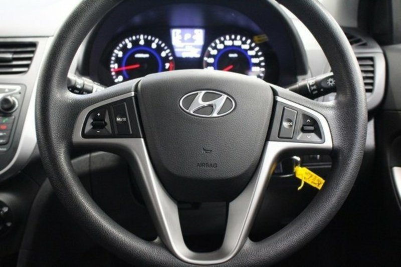 2015 HYUNDAI ACCENT ACTIVE RB2