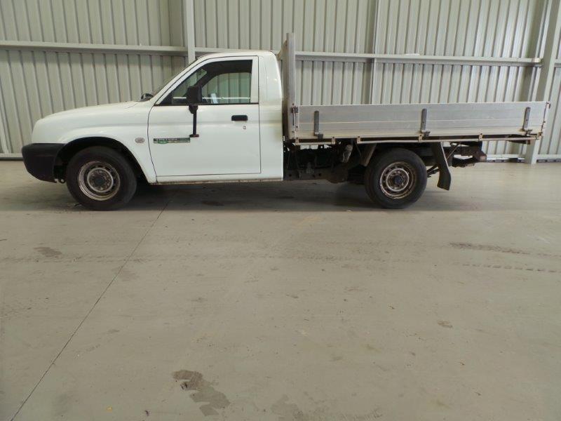 2004 MITSUBISHI TRITON UTE