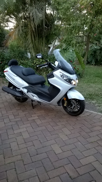 2013 SYM 400CC MAXSYM 400i