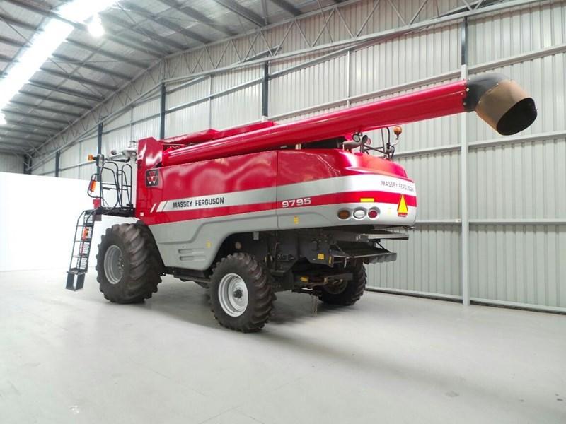 2010 MASSEY FERGUSON 9795 HEADER