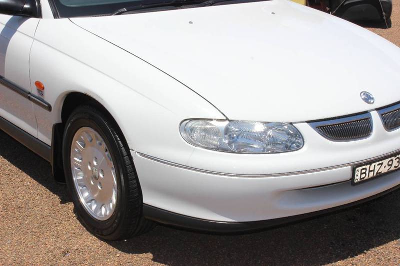 1999 HOLDEN COMMODORE EQUIPE VT