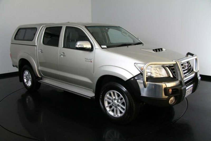 2013 TOYOTA HILUX SR5 (4x4) KUN26R MY12