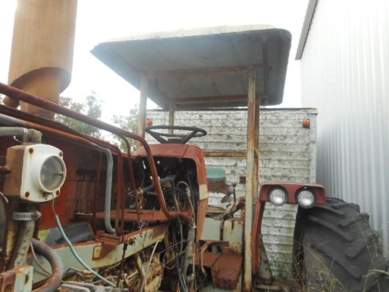 MASSEY FERGUSON Tractor