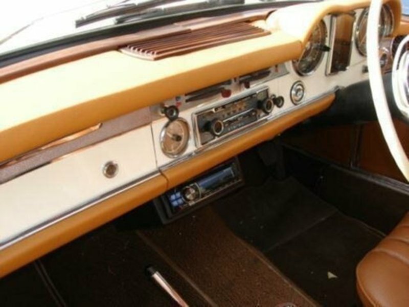 1967 MERCEDES-BENZ 250SL SL PAGODA