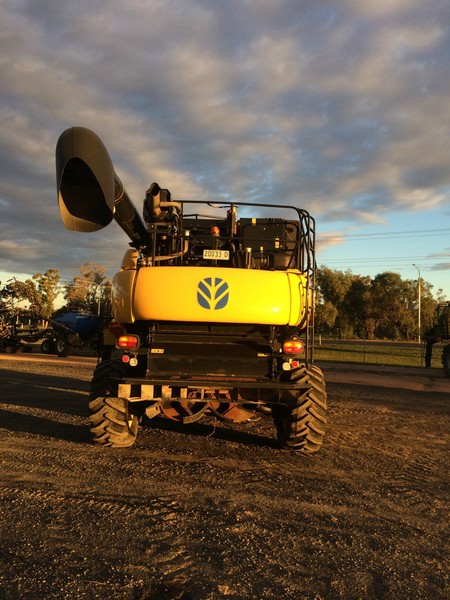 2012 NEW HOLLAND CR8090 CR8090 HarvesterHeader