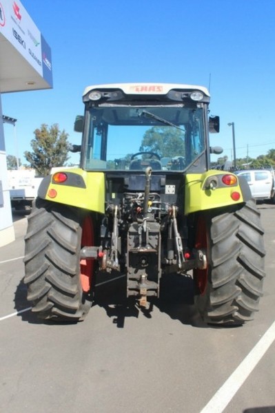 Claas AXOS 330 Tractor