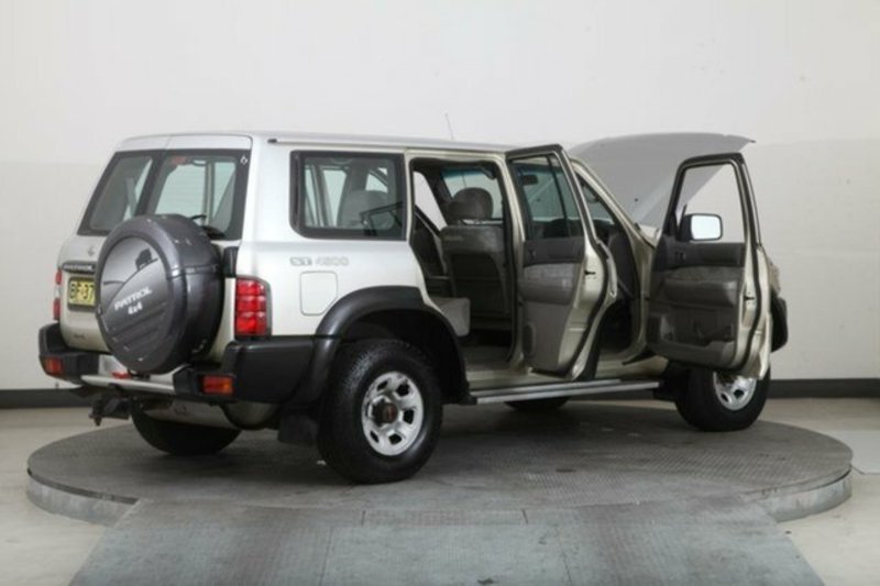 2000 NISSAN PATROL ST (4x4) GU