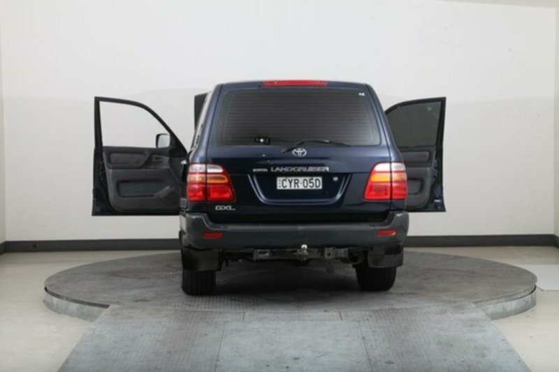 1999 TOYOTA LANDCRUISER GXL (4x4) FZJ105R