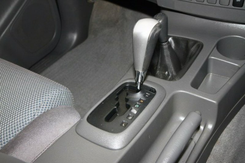 2013 TOYOTA HILUX SR5 (4x4) KUN26R MY12