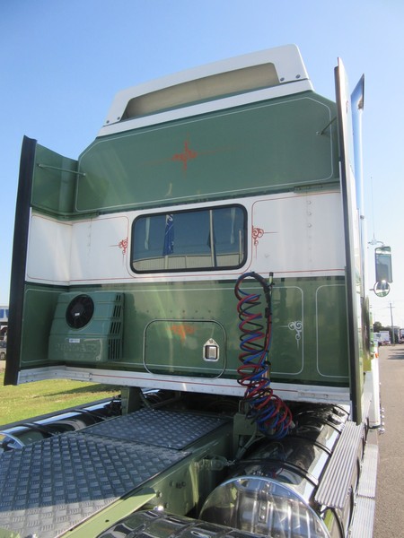 1994 KENWORTH T900 Classic T900 Truck