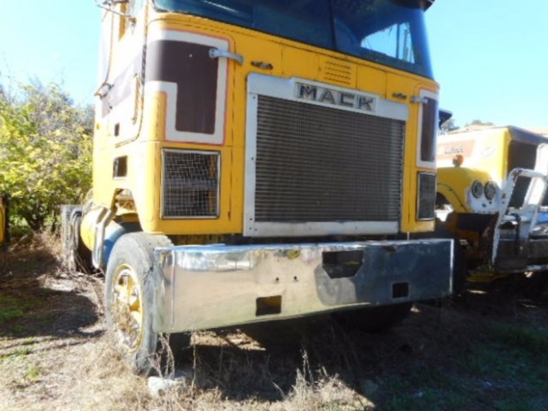 1983 MACK CRUISE-LINER Prime Mover CRUISE-LINER Truck