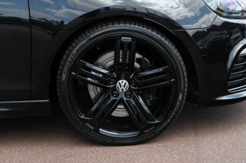 2011 VOLKSWAGEN GOLF R 1K MY11