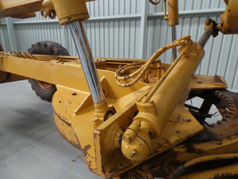 1990 MITSUBISHI MG400