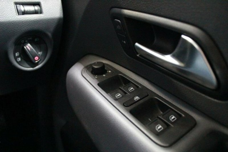 2015 VOLKSWAGEN AMAROK TDI420 HIGHLINE (4x4) 2H MY15
