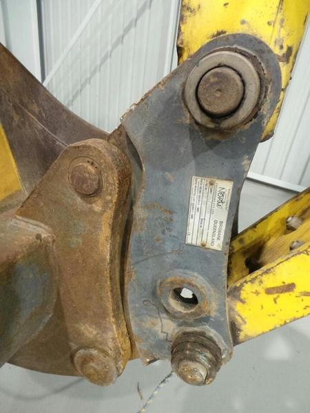 2003 NEW HOLLAND LB90