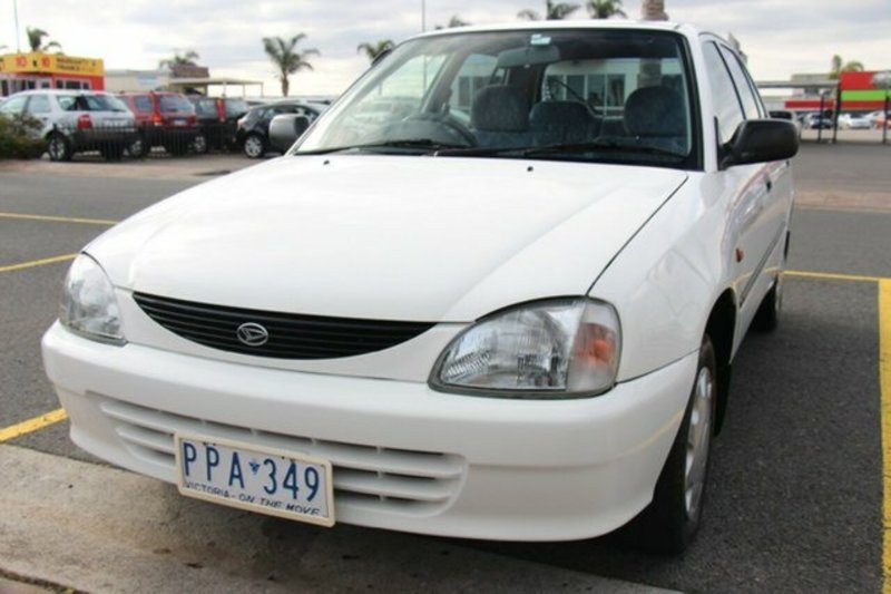 1999 DAIHATSU CHARADE TS