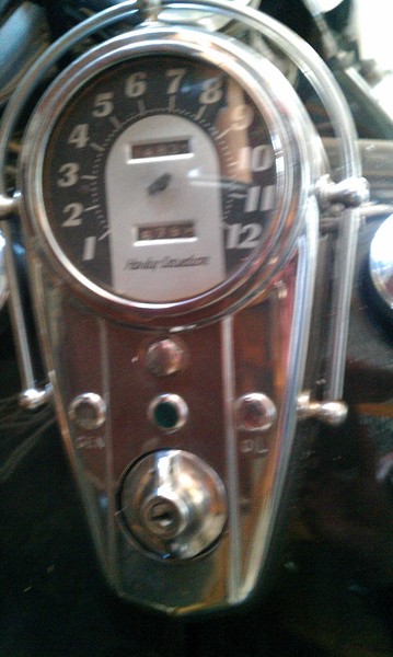 1967 HARLEY-DAVIDSON 1200CC FLHB ELECTRA GLIDE