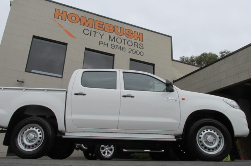 2014 TOYOTA HILUX SR (4x4) KUN26R MY14