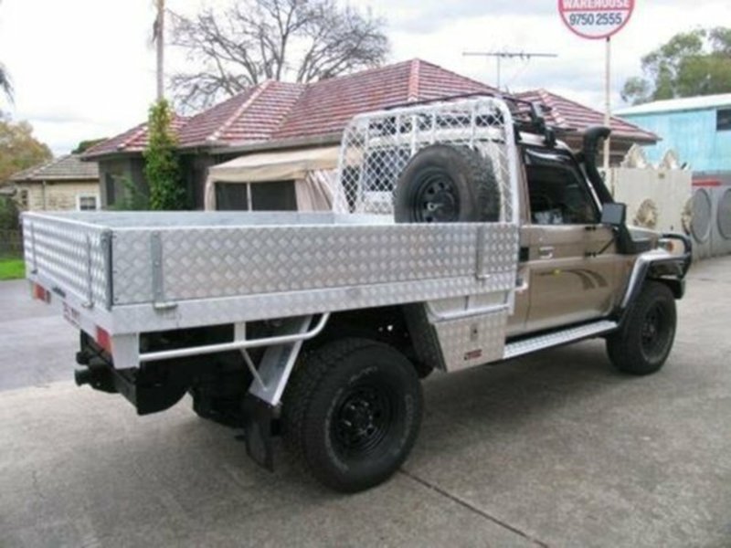 2006 TOYOTA LANDCRUISER RV (4x4) HDJ79R