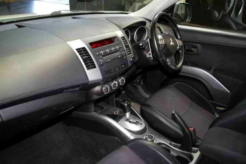 2012 MITSUBISHI OUTLANDER VR ZH MY12