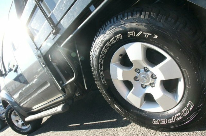 2010 NISSAN NAVARA ST-X (4x4) D40