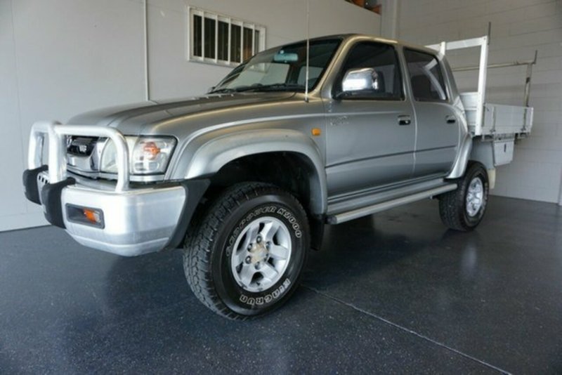 2004 TOYOTA HILUX SR5 (4x4) VZN167R