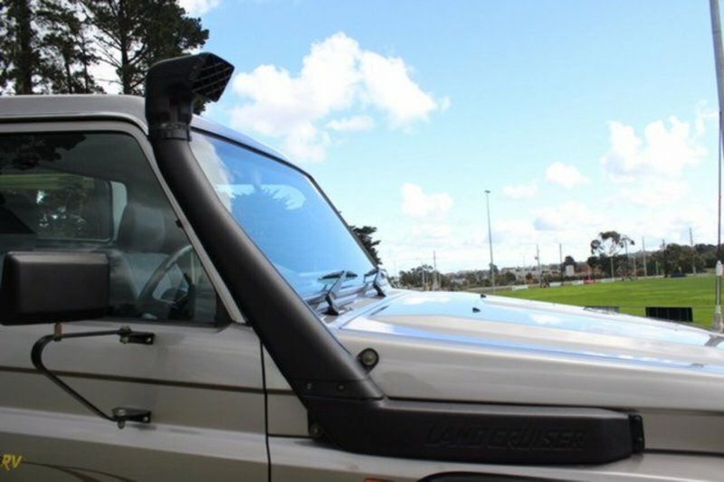 2002 TOYOTA LANDCRUISER RV (4x4) HDJ79R