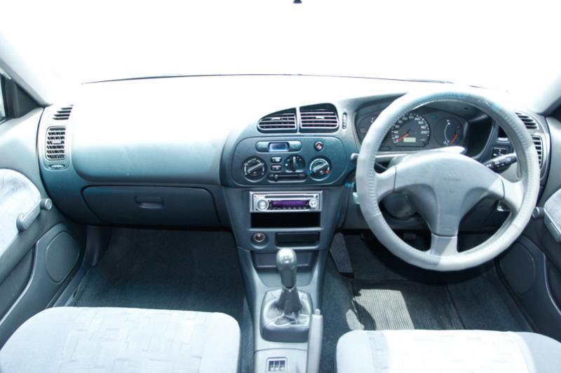 2002 MITSUBISHI LANCER GLi CE