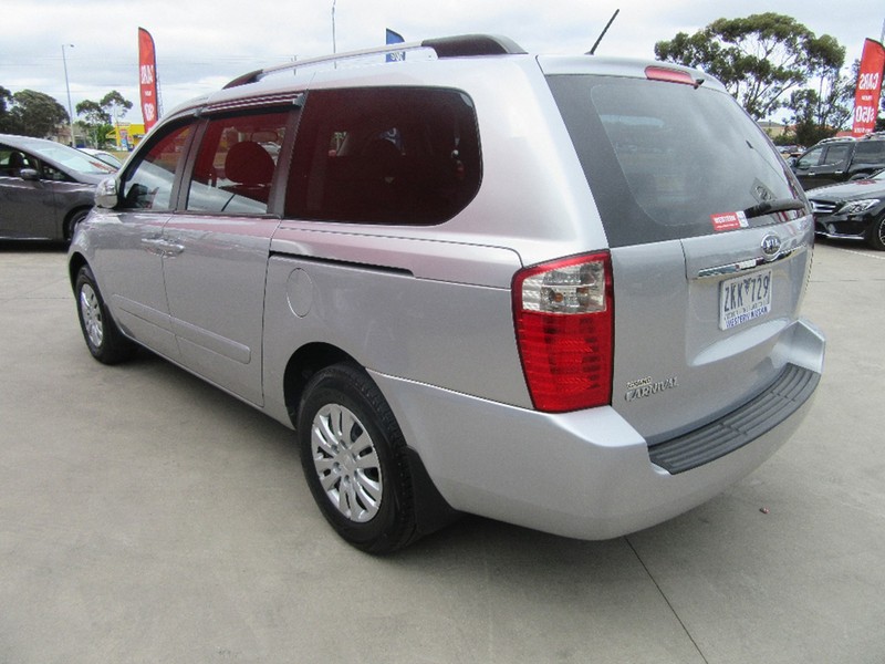 2010 KIA GRAND CARNIVAL SI VQ