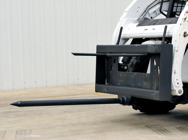 2016 WORKMATE SKID STEER HAY SPEAR ATTACHMENT