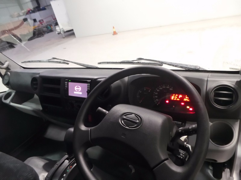 2016 HINO 616 - 300 Series 616 - 300 Series Truck