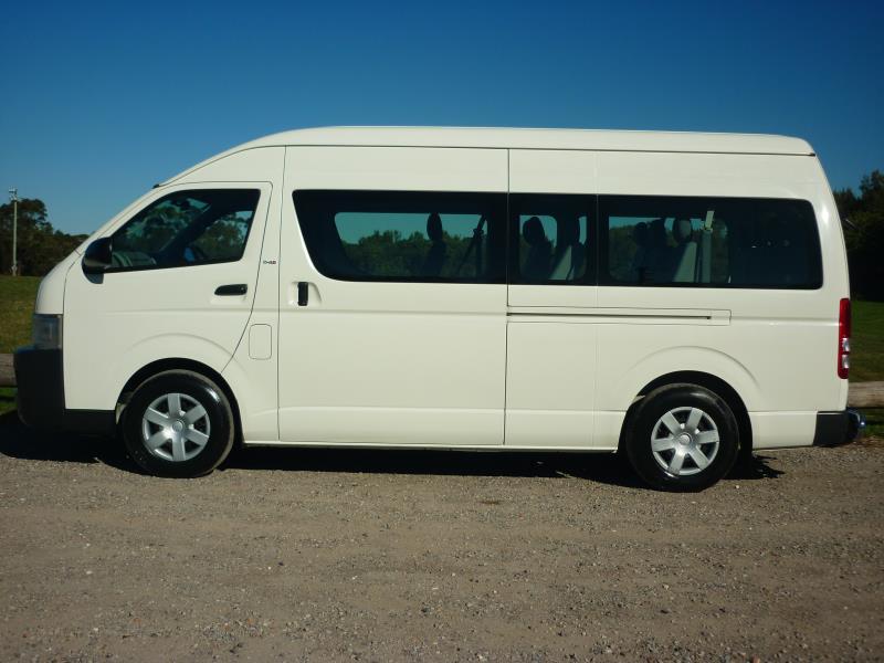 2011 TOYOTA HIACE COMMUTER TRH223R MY11
