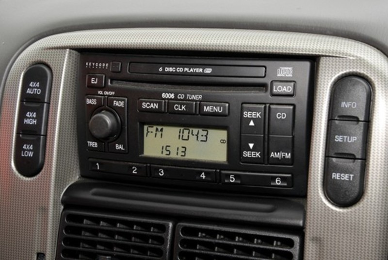 2004 FORD EXPLORER XLT UZ