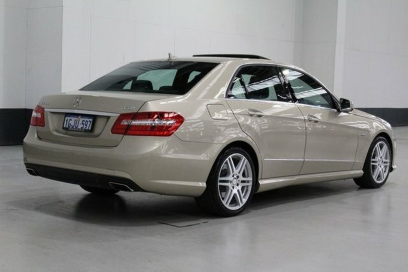 2011 MERCEDES-BENZ E250 CDI AVANTGARDE 212 MY11