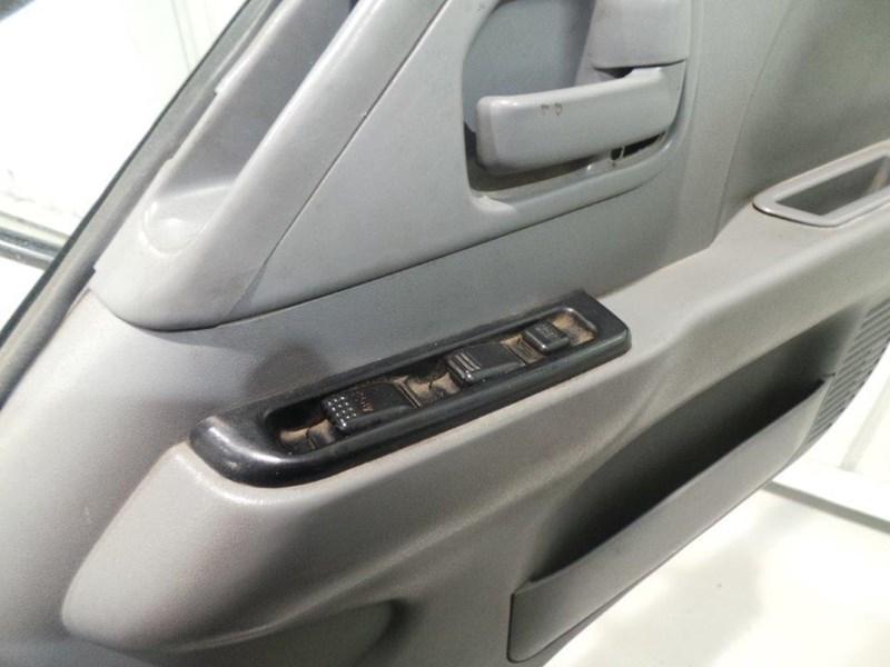 2006 ISUZU NPR400