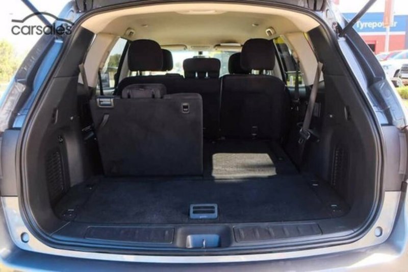 2015 NISSAN PATHFINDER ST (4x2) R52