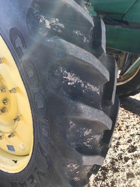 JOHN DEERE 4930 Sprayer