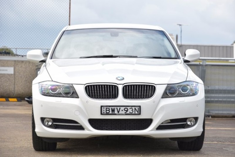 2011 BMW 320I LIFESTYLE E90