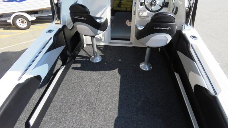 Tournament 2000 Bluewater EXCELLENT DECK SPACE, RIDE AND QUALITY BUILD