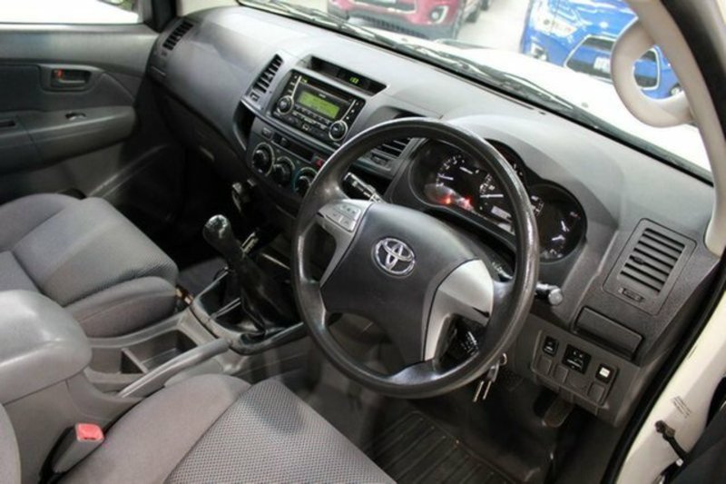 2012 TOYOTA HILUX SR (4x4) KUN26R MY12