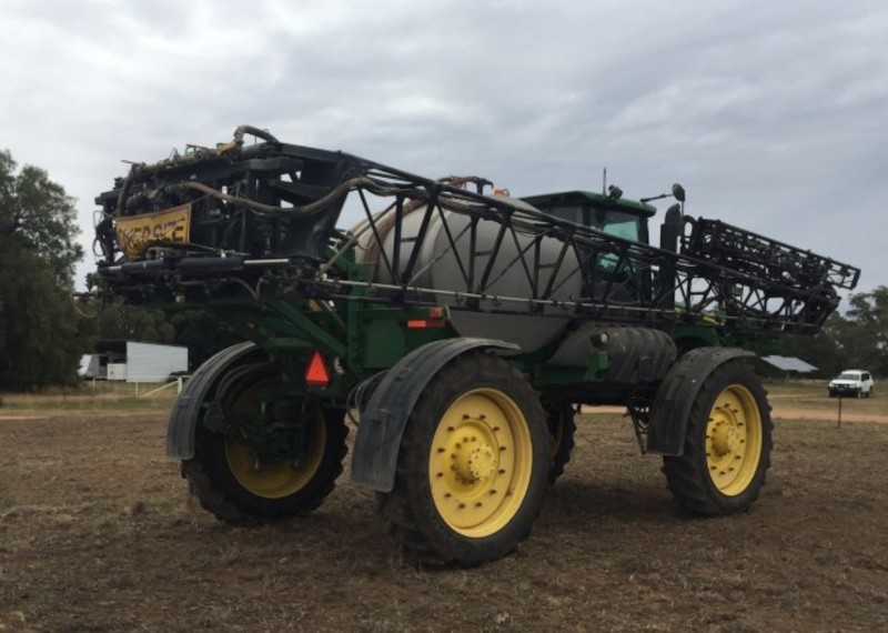 2006 JOHN DEERE 4930 Sprayer