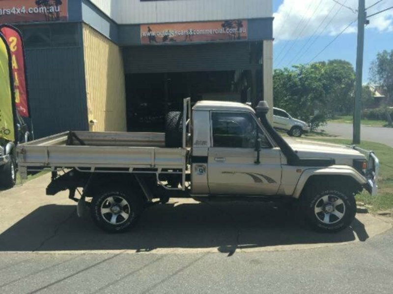 2002 TOYOTA LANDCRUISER RV HDJ79R