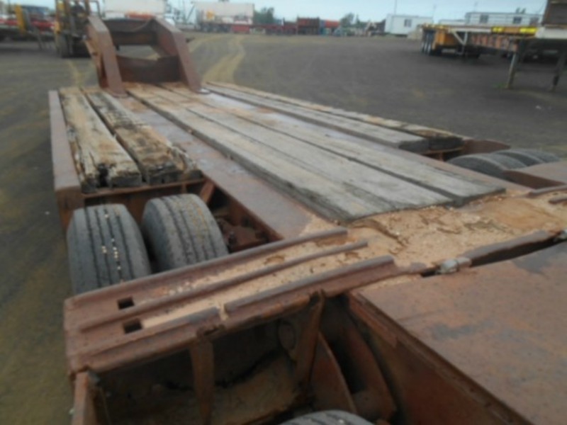 Drake Low LoaderPlatform Semi Trailer