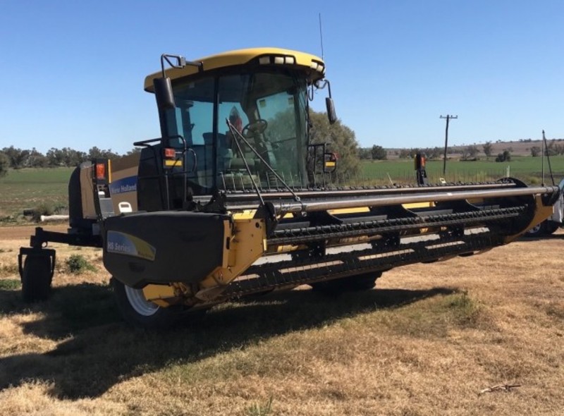 2009 NEW HOLLAND H8080 Windrowers