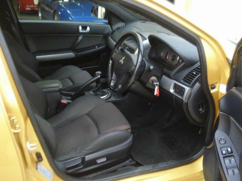 2005 MITSUBISHI 380 VRX